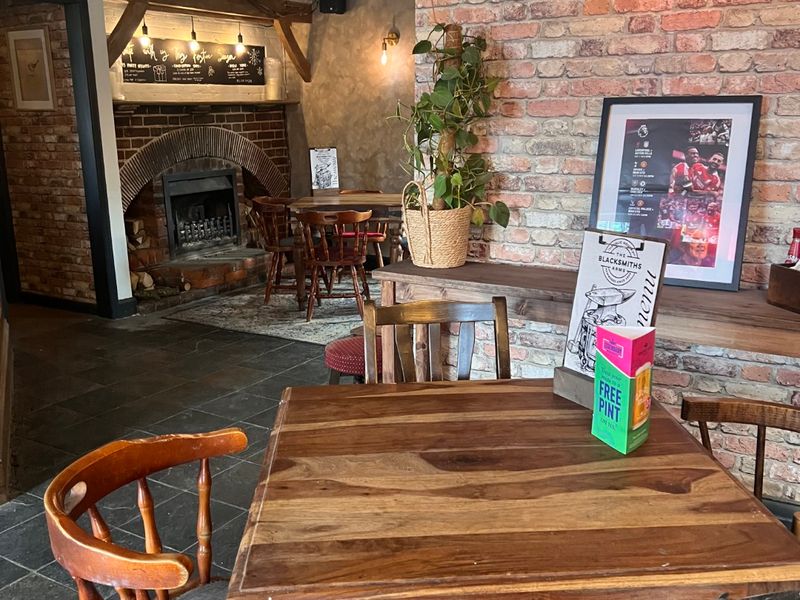 Blacksmiths Arms real fire. (Bar). Published on 02-04-2026 