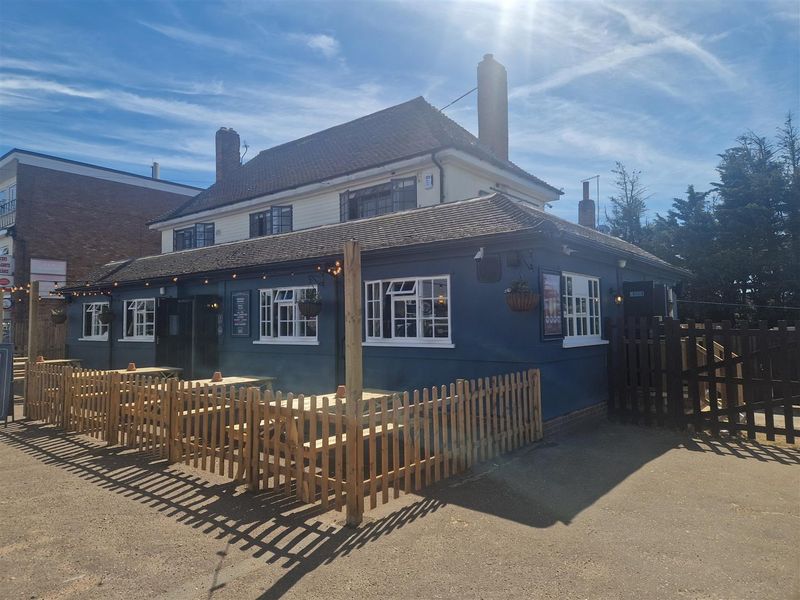 Brace of Pistols, Clacton. (Pub, External, Key). Published on 01-01-1970