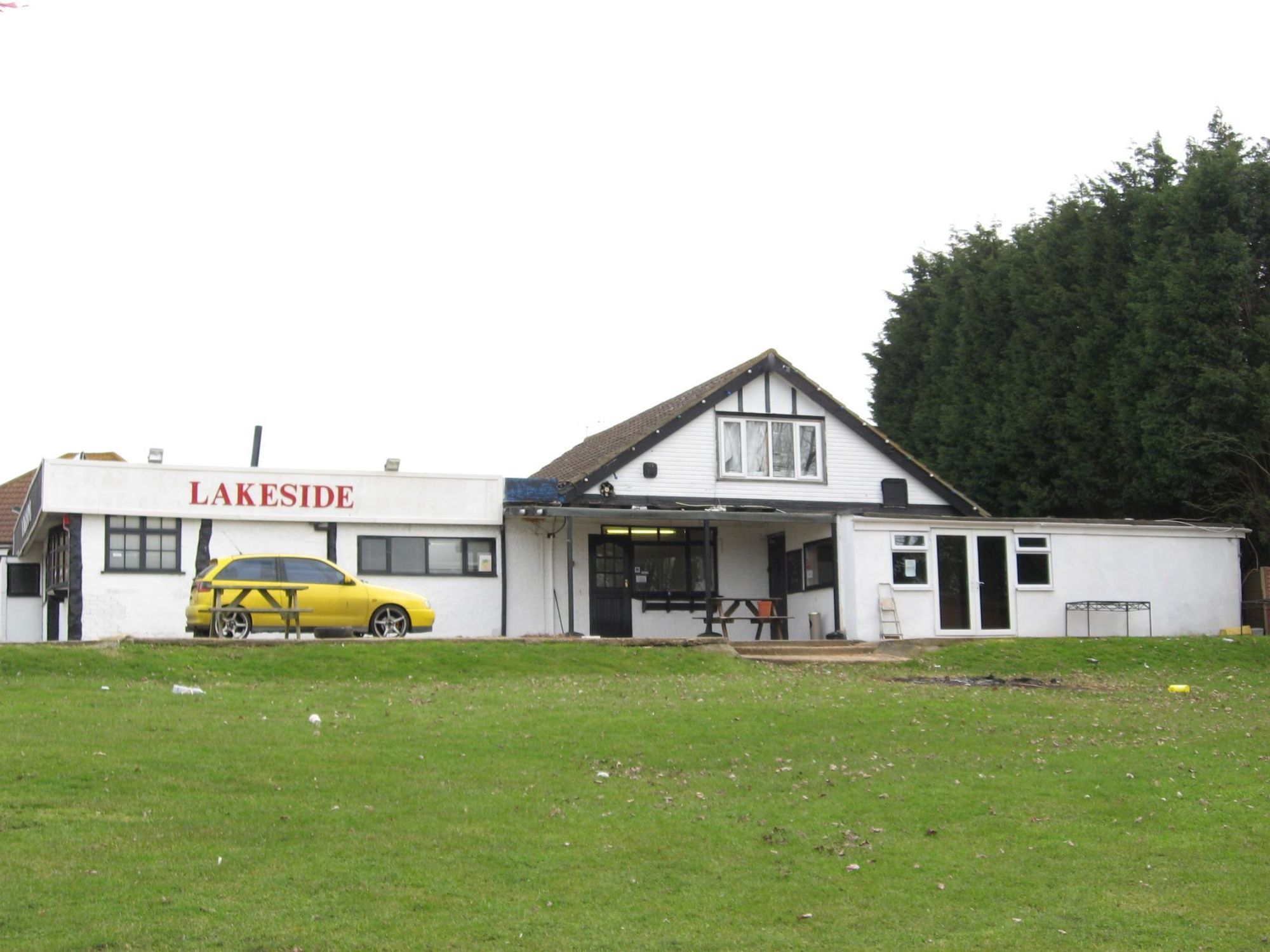 Lakeside Inn, St Osyth. (Pub, External, Key). Published on 01-01-1970