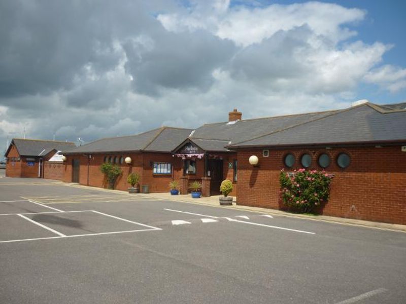 Harbour Lights, Walton-on-the-Naze - CAMRA Experience