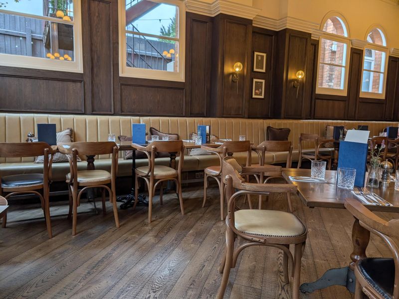 (Pub). Published on 24-11-2025 