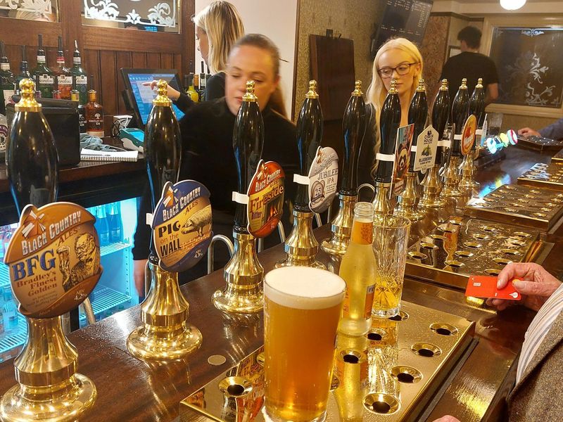 (Pub, Bar). Published on 23-10-2025 