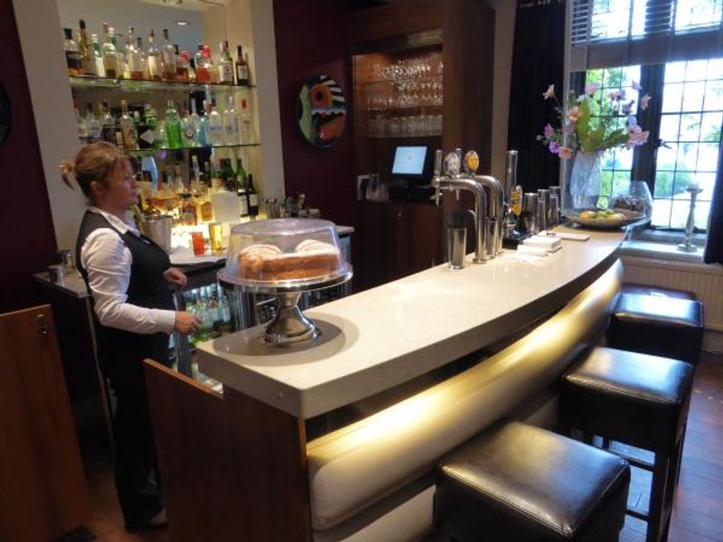 (Bar). Published on 14-11-2015