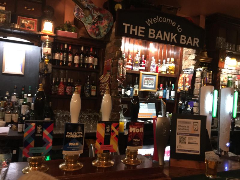 four busy hand pulls. (Bar). Published on 11-03-2022