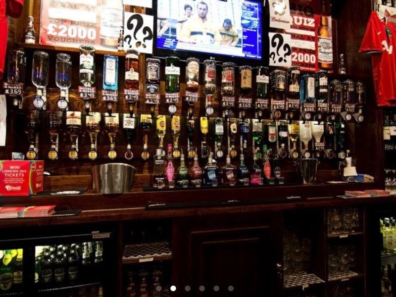 (Pub, Bar). Published on 02-10-2021