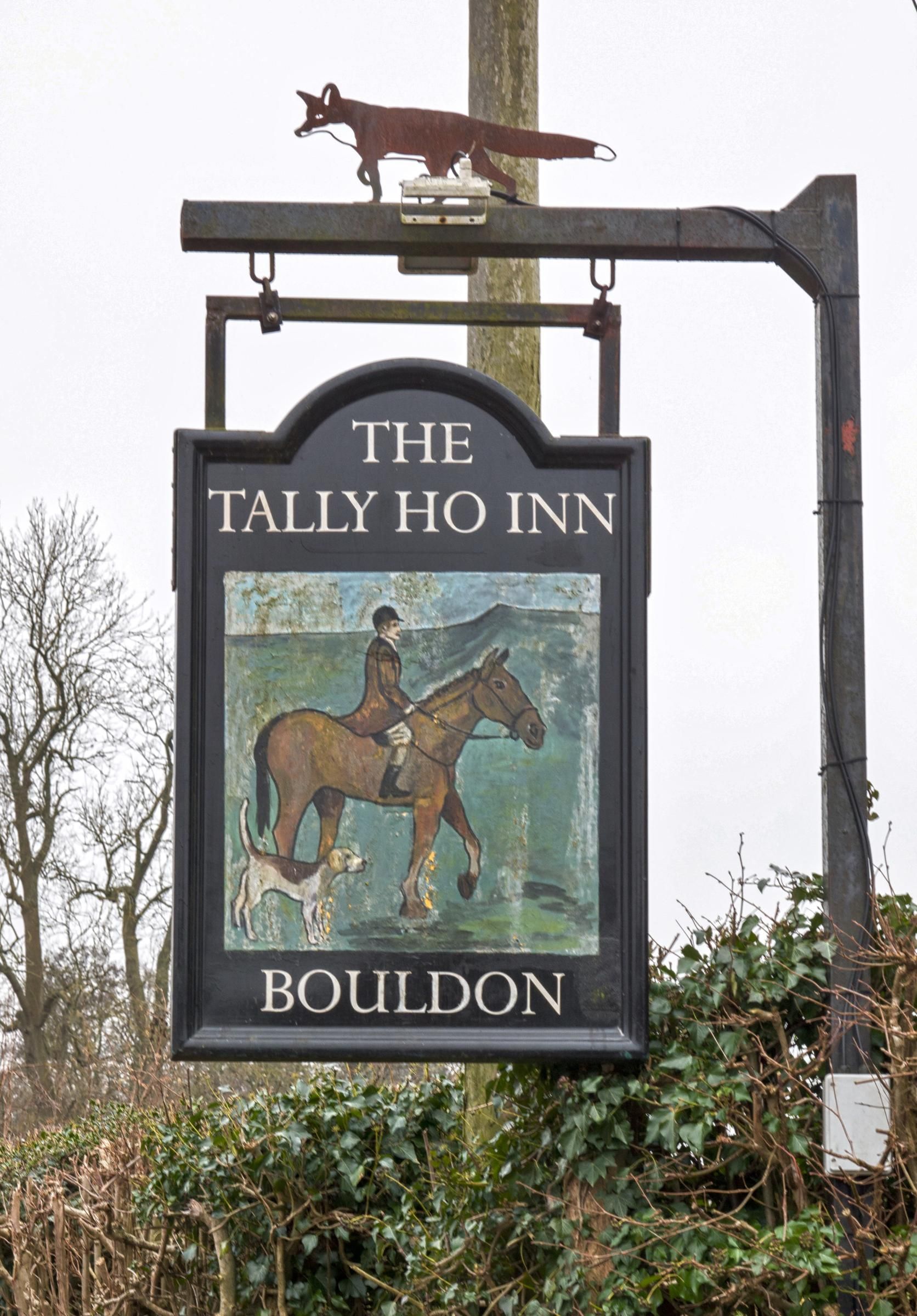 Tally Ho Pub Sign. (Pub, External, Sign). Published on 23-01-2025