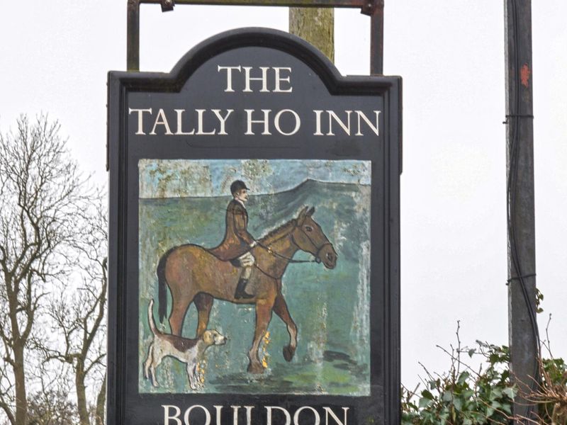 Tally Ho Pub Sign. (Pub, External, Sign). Published on 23-01-2025 