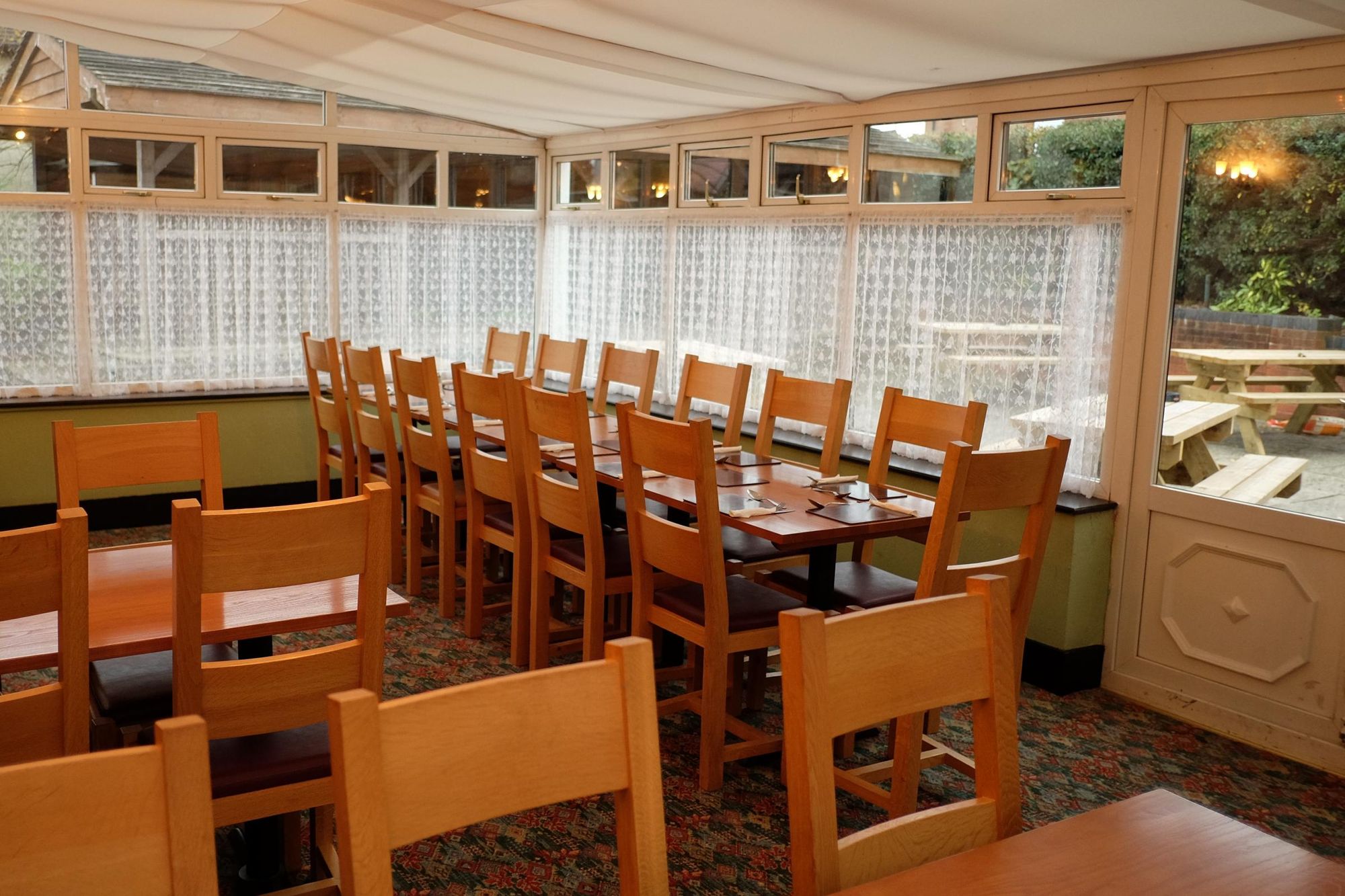 (Pub, Restaurant). Published on 30-10-2016
