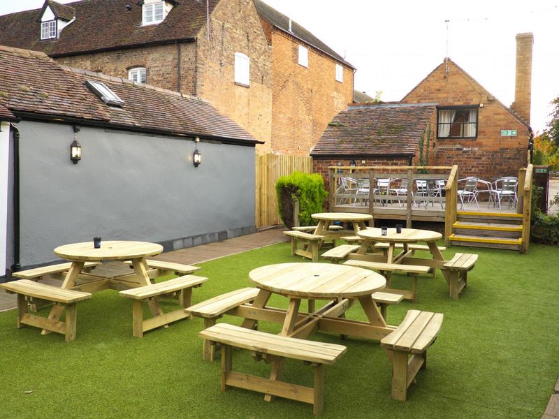 (Pub, Garden). Published on 08-10-2018 