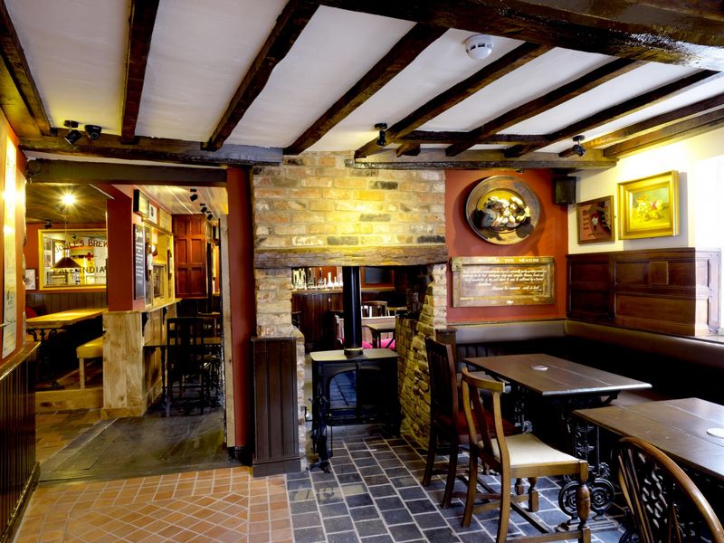 (Pub, Bar). Published on 12-02-2018 