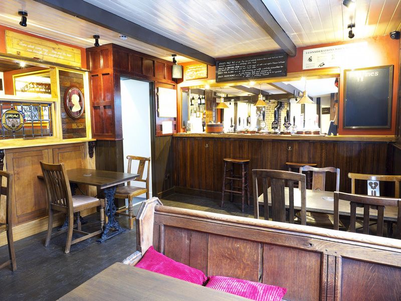 (Pub, Bar). Published on 12-02-2018 