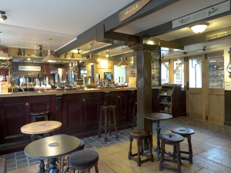 (Pub, Bar). Published on 12-02-2018 