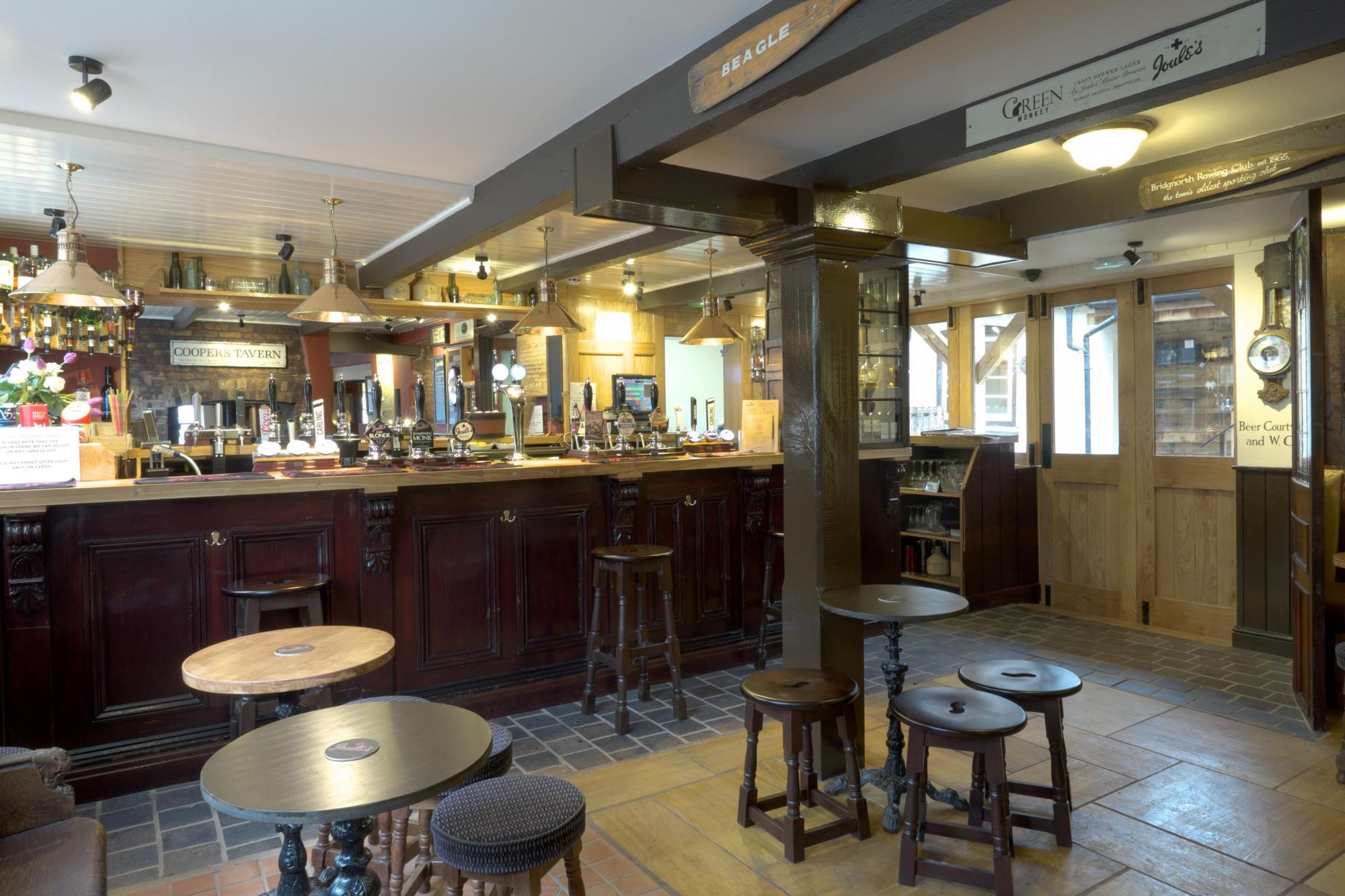(Pub, Bar). Published on 12-02-2018