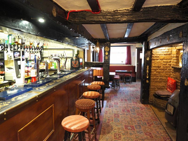 (Pub, Bar). Published on 14-05-2018 