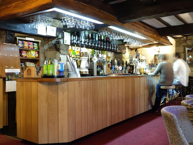 (Pub, Bar). Published on 27-09-2016 