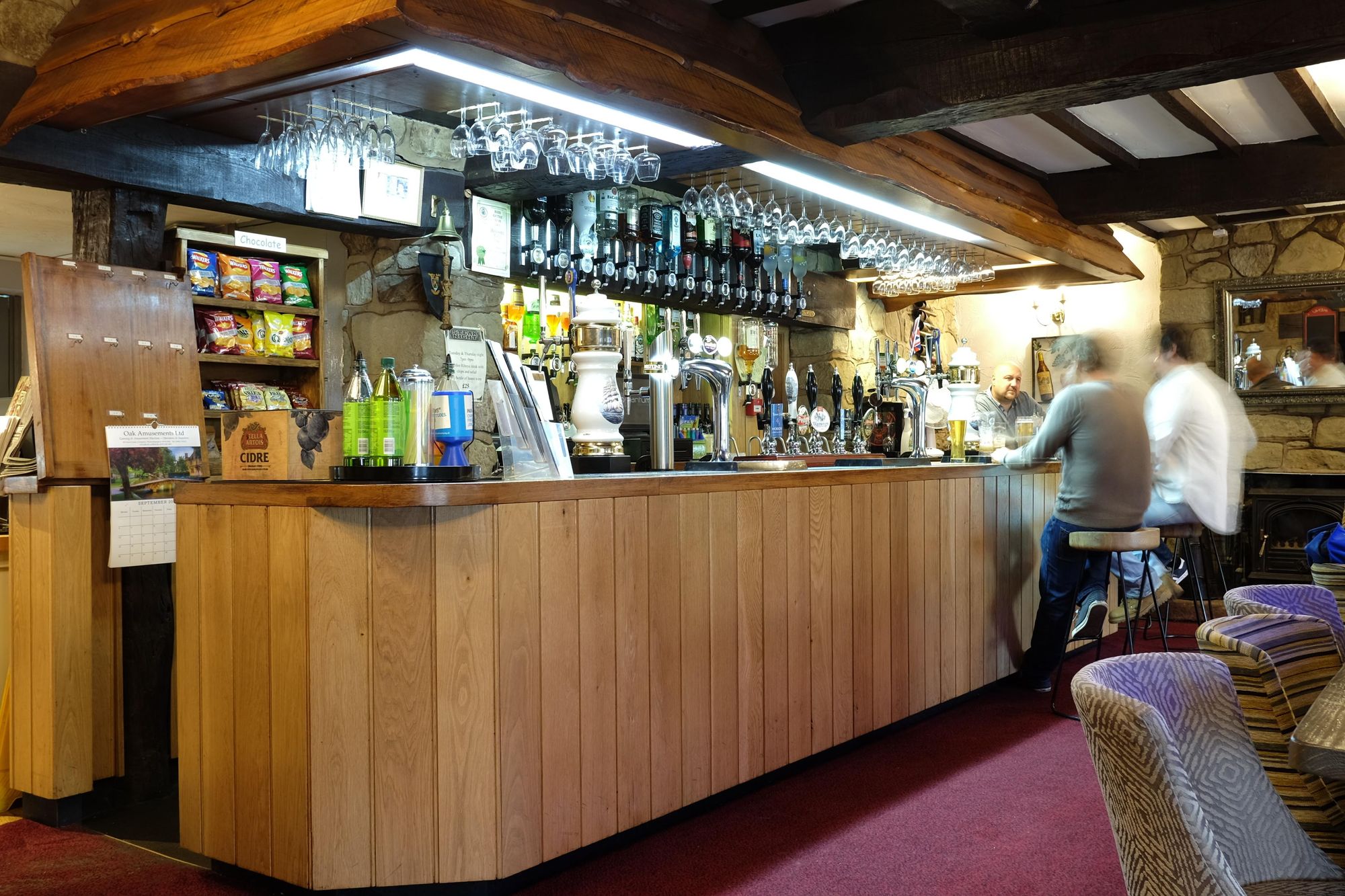 (Pub, Bar). Published on 27-09-2016