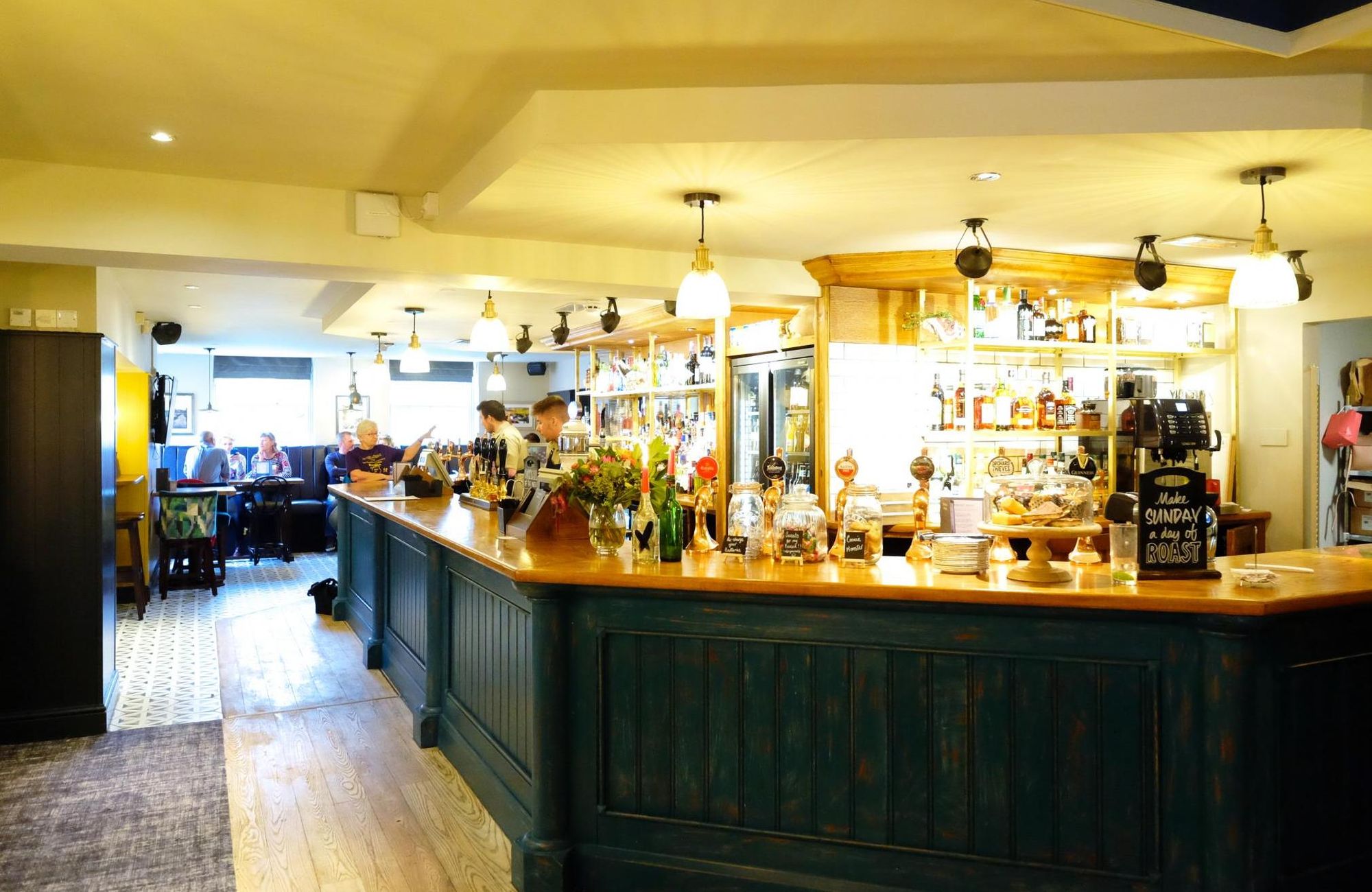 (Pub, Bar). Published on 21-10-2018