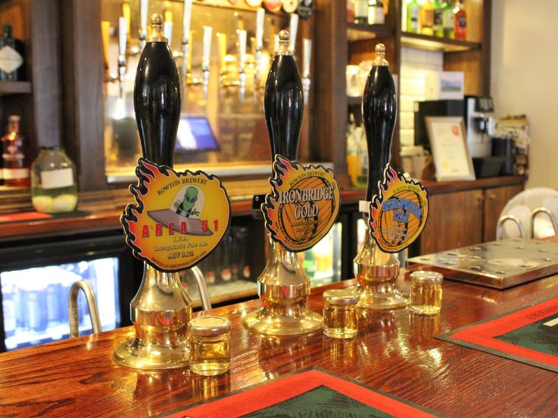 (Pub, Bar). Published on 19-10-2022 