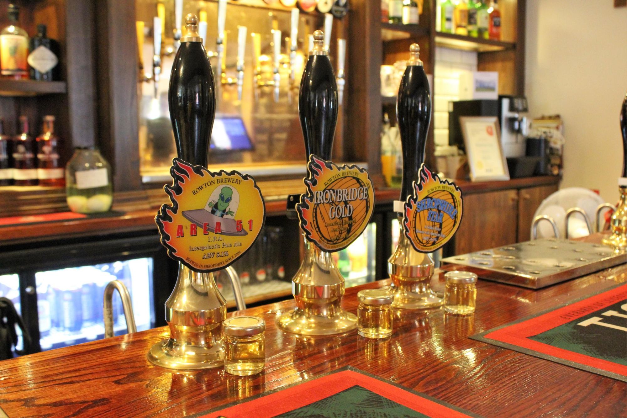 (Pub, Bar). Published on 19-10-2022