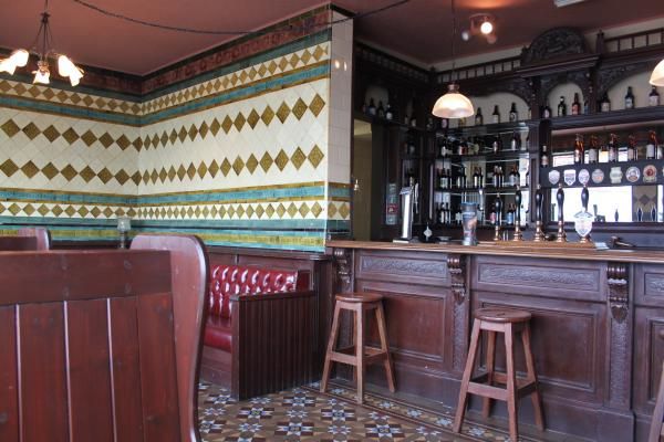 (Pub, Bar). Published on 11-12-2013