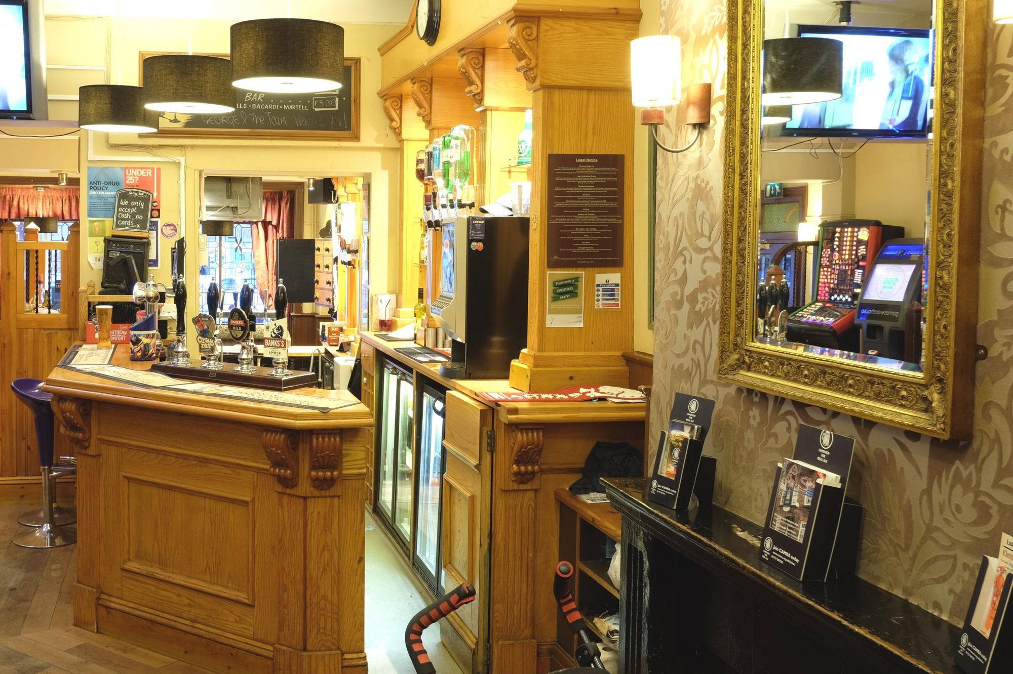 (Pub, Bar). Published on 02-11-2016