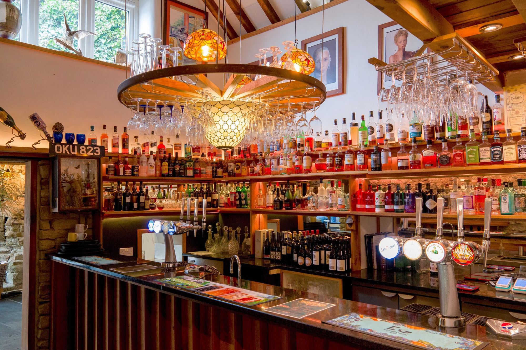 (Bar, Restaurant). Published on 24-02-2023