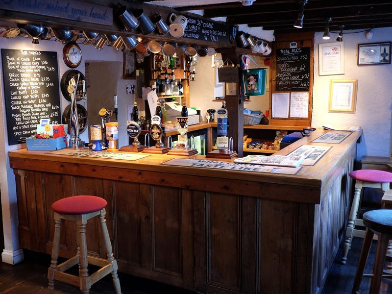 (Pub, Bar). Published on 17-10-2016 
