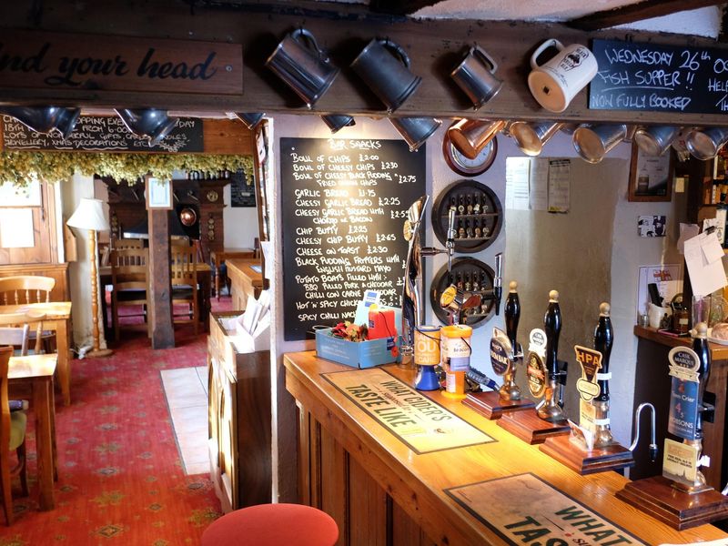(Pub, Bar). Published on 17-10-2016 
