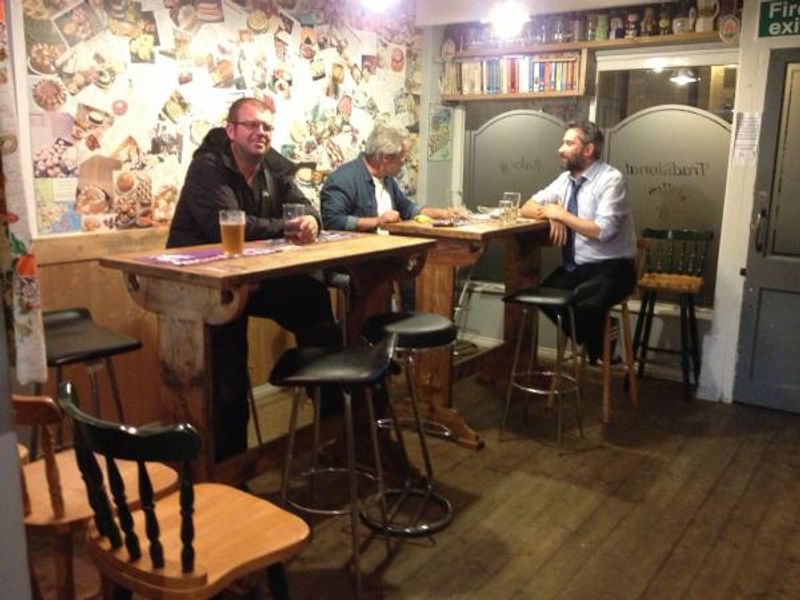 Seating area. (Pub, Customers). Published on 13-09-2013
