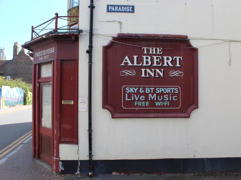(Pub, Sign). Published on 14-09-2025 