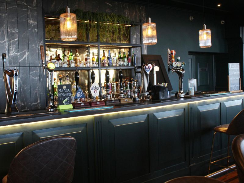 (Pub, Bar). Published on 16-03-2023