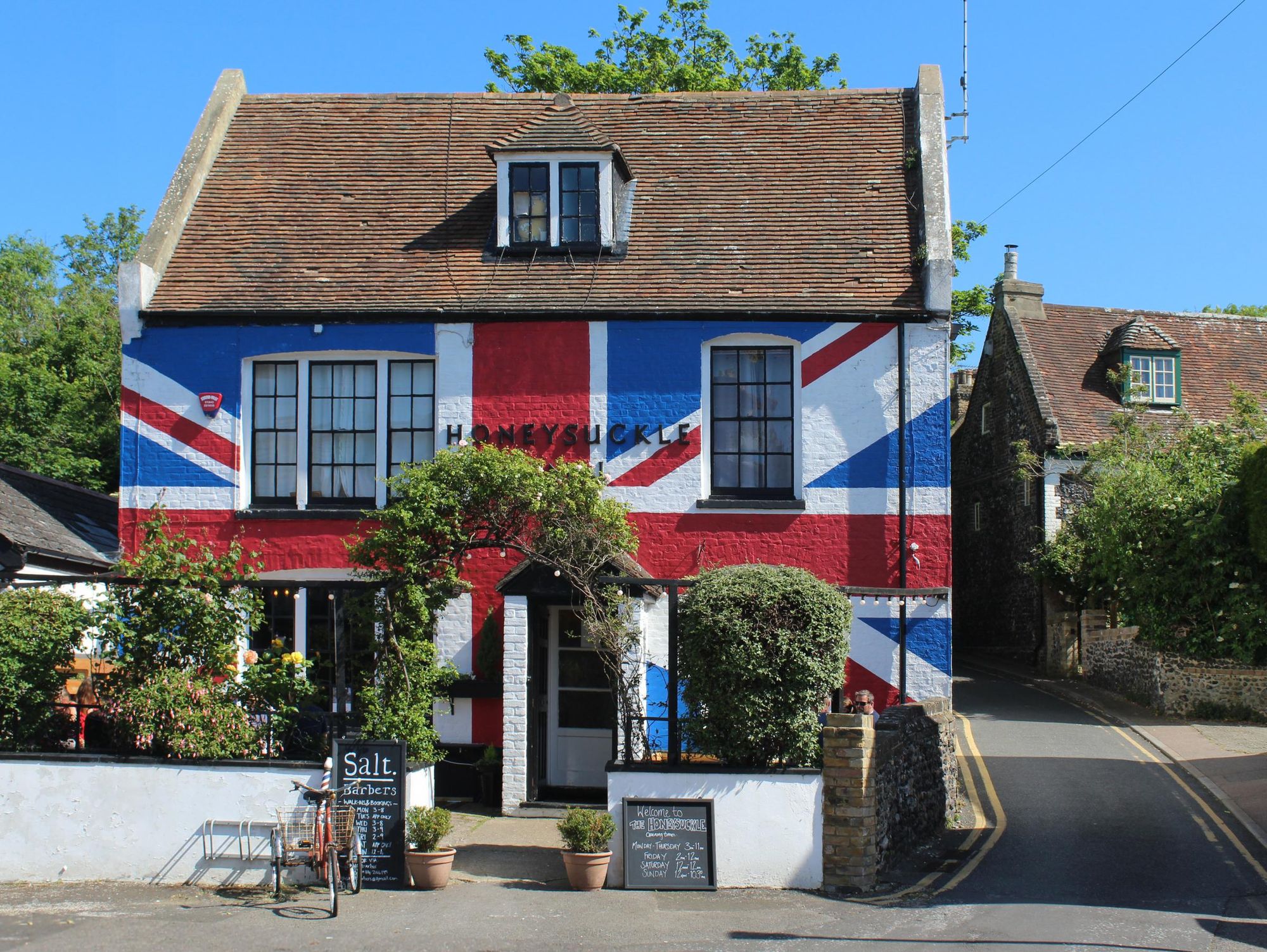Queen's jubliee 2022. (Pub, External). Published on 03-06-2022