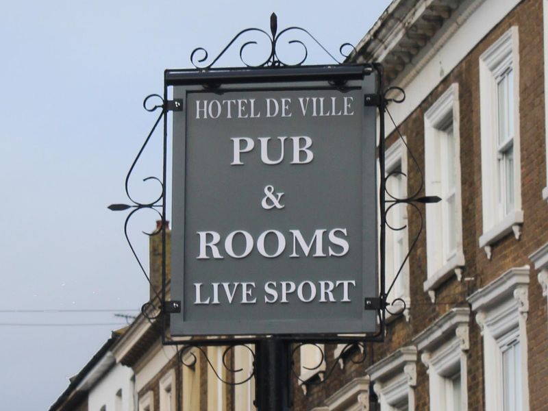 (Pub, Sign). Published on 22-01-2024