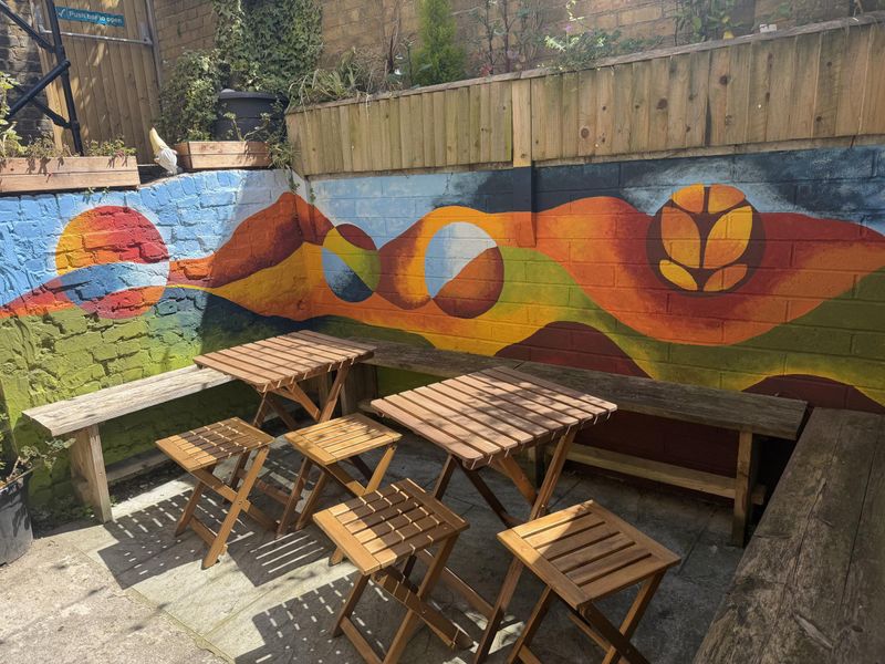 Courtyard seating in the sun.. (Pub, Garden). Published on 13-05-2026 