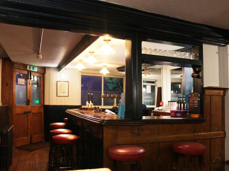 (Pub, Bar). Published on 02-01-2024