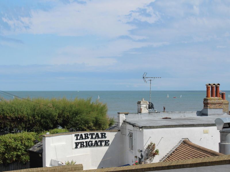 Looking out to sea from the hillside public footpath. (Pub, External). Published on 29-03-2026 