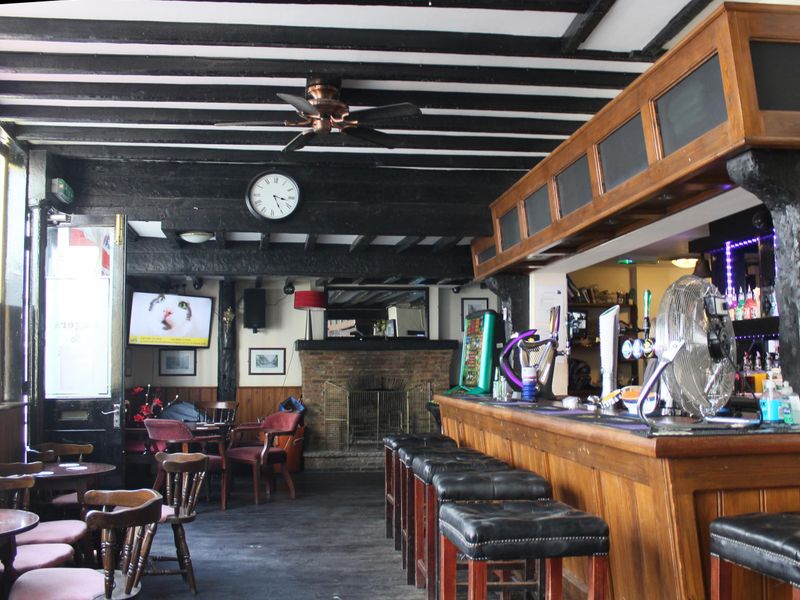(Bar). Published on 02-09-2022