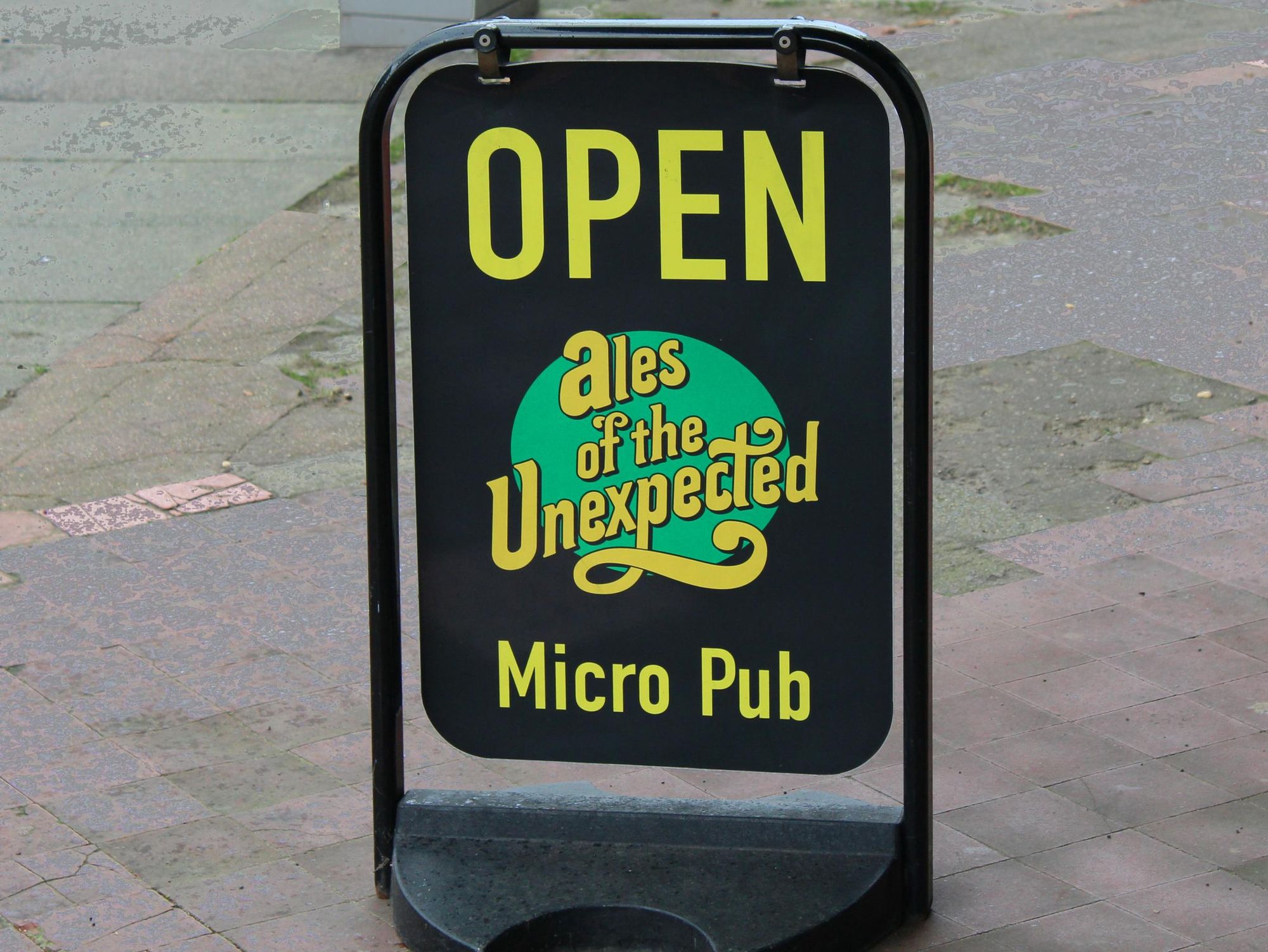 (External, Sign). Published on 04-04-2022