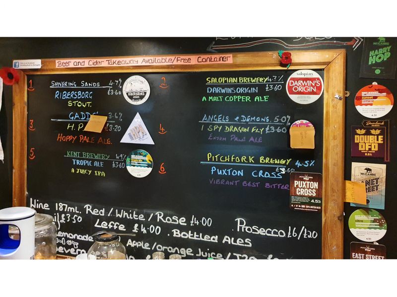 The cask ale menu and price list chalk board. (Bar). Published on 01-12-2021