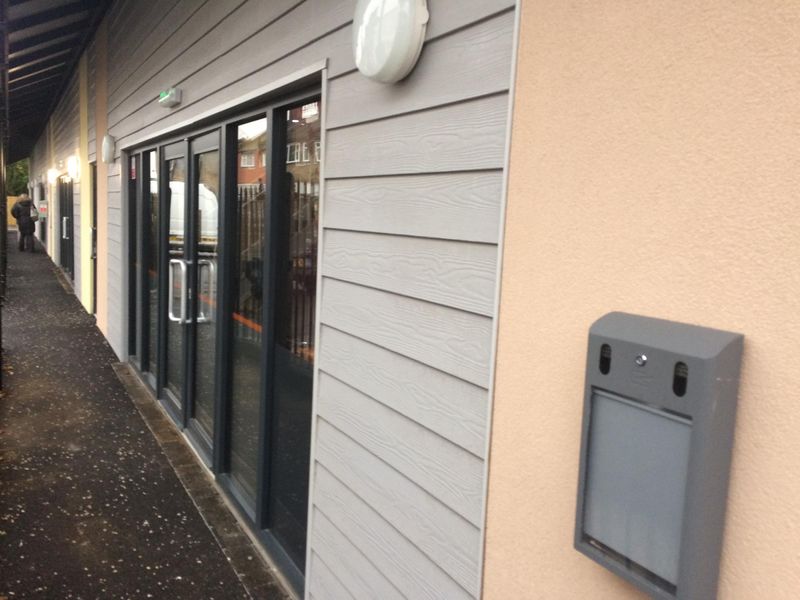 (Pub, External, Sign). Published on 12-11-2016