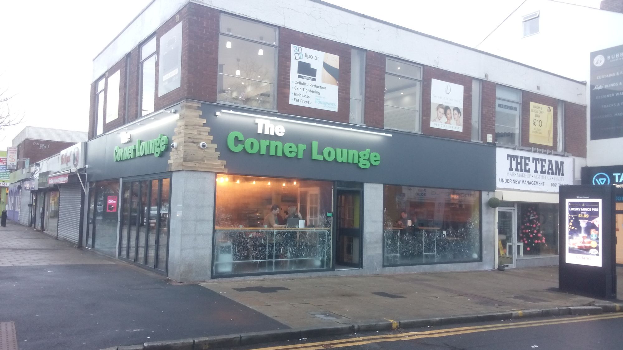 Corner Lounge. (External). Published on 10-12-2018