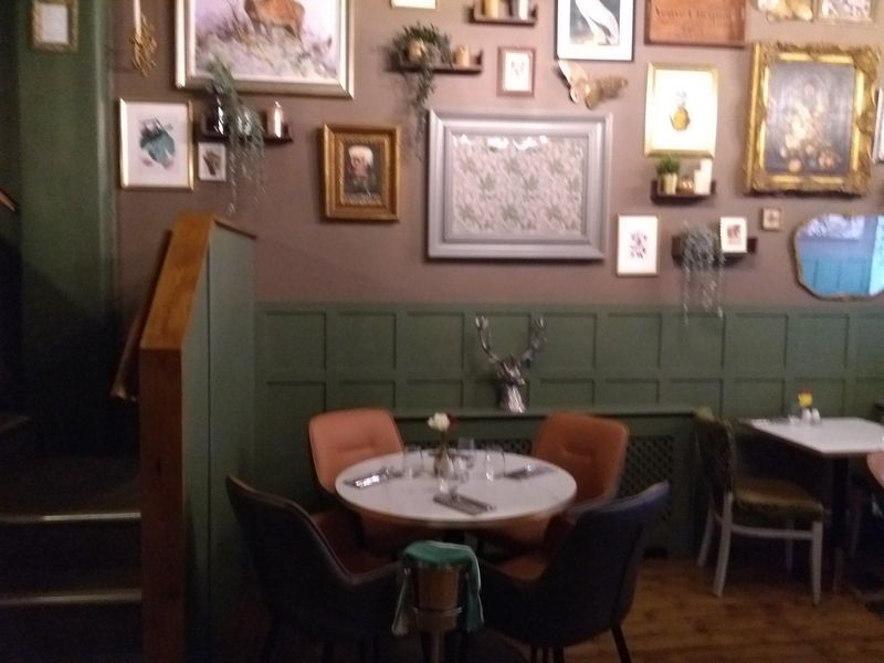 Owen's Kitchen & Bar - interior, January 2024. Published on 04-01-2024