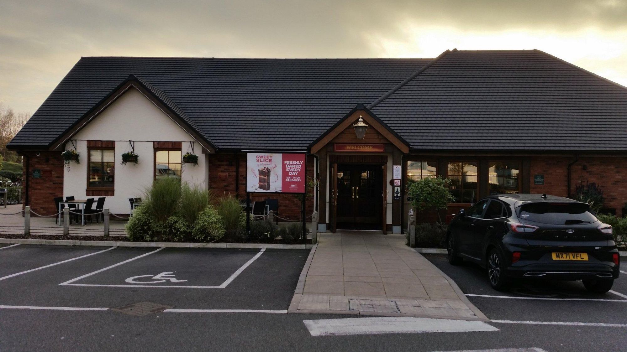 Main entrance from car park. Published on 14-11-2022