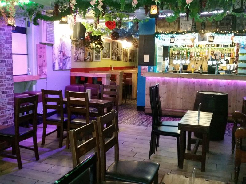Three Barrels - bar area (February 2022). (Pub, Bar). Published on 02-02-2022