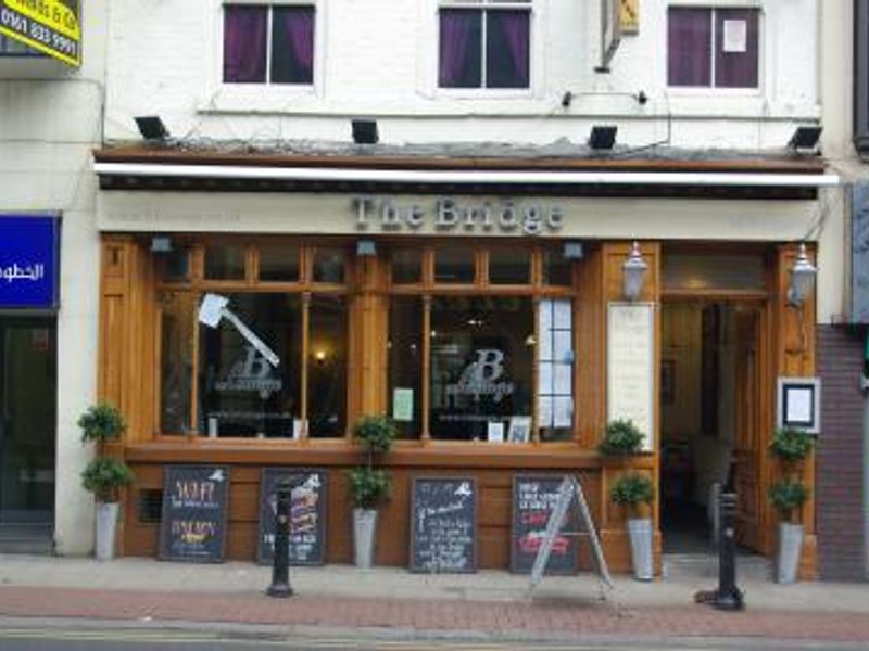 B Lounge @ The Bridge - Manchester. (Pub). Published on 11-10-2012