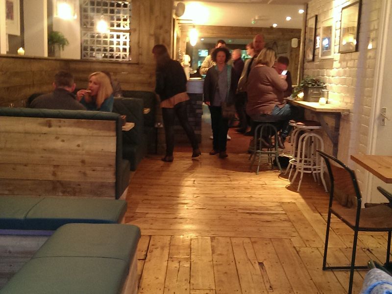 Elk. (Pub). Published on 14-04-2015