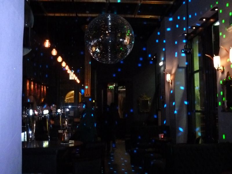 Velvent Central. (Pub, Bar). Published on 18-05-2014