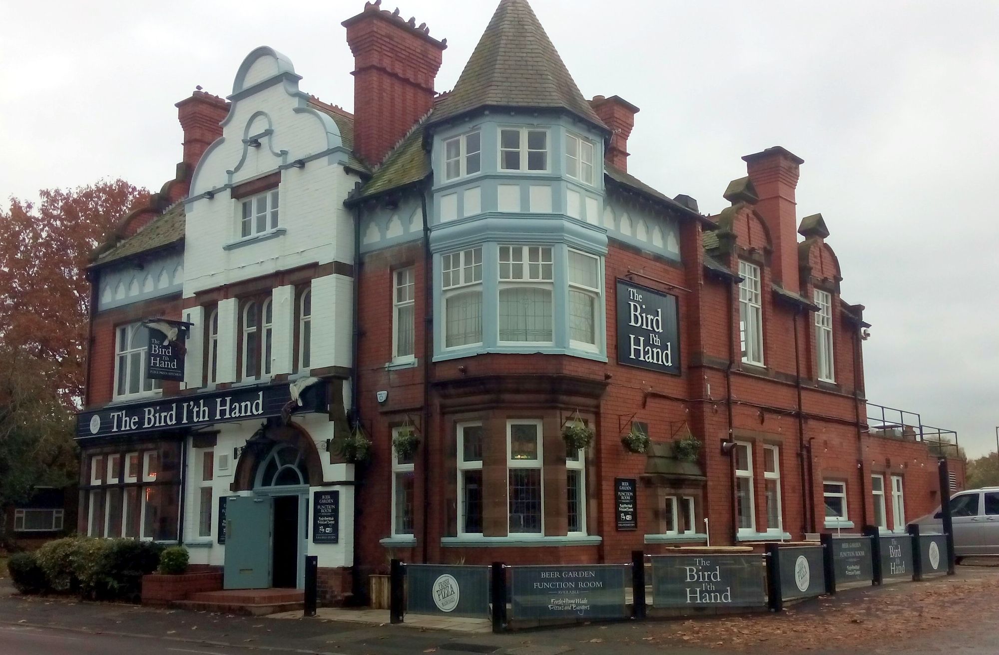 Bird I'th Hand. (Pub, External). Published on 09-11-2016