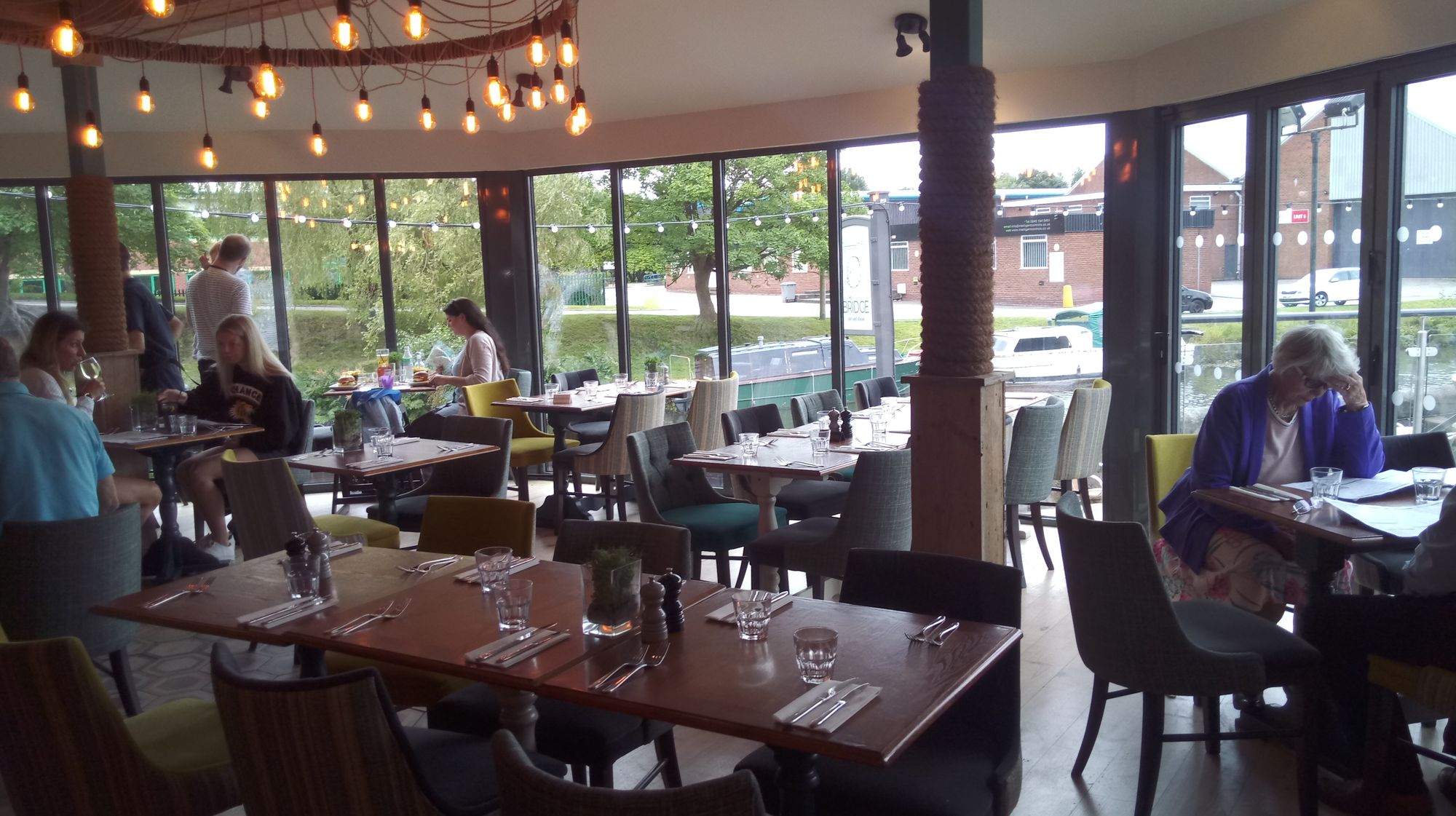 Bridge Inn - Sale Interior. (Pub). Published on 30-07-2017