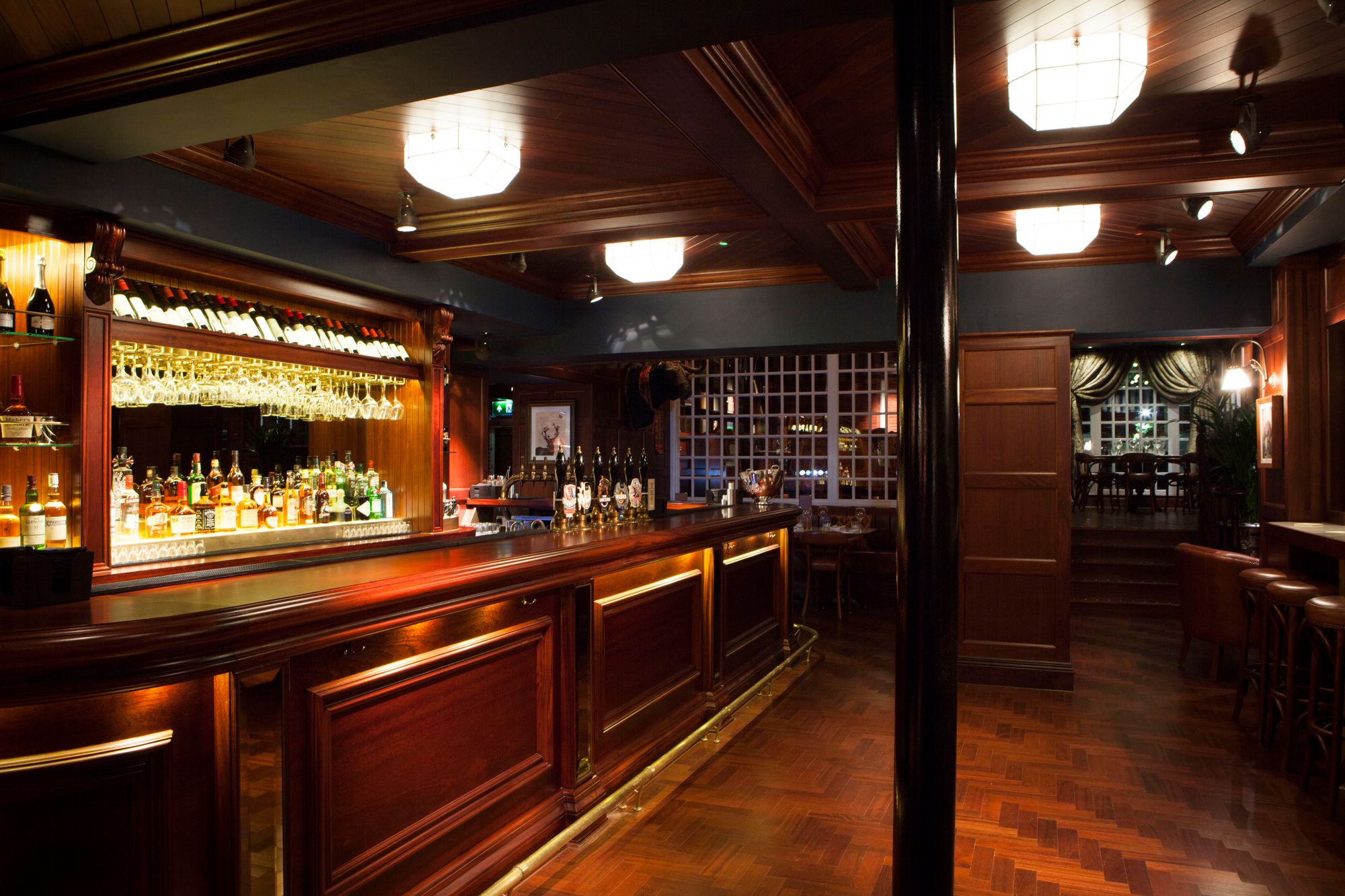Bulls Head - Bar. (Bar). Published on 15-03-2016